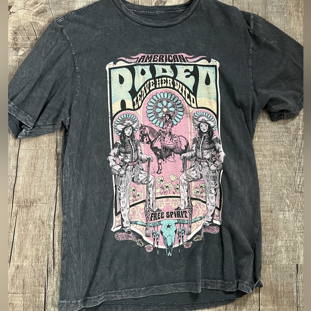 Graphic tee